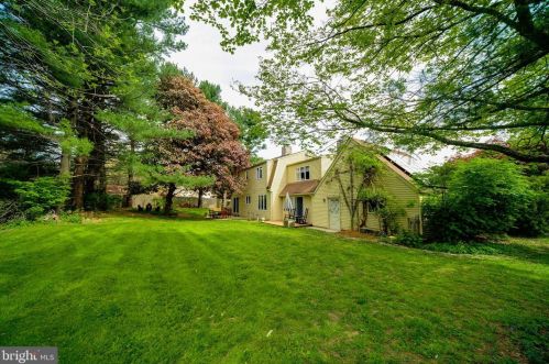 2502 Burgundy Dr, Fallston MD  21047-2112 exterior