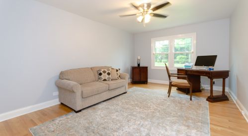 480 81 St, Willowbrook IL  60527-5985 exterior