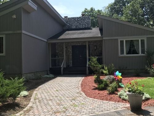 100 Ballantine Rd, Andover, NJ 07821-5041