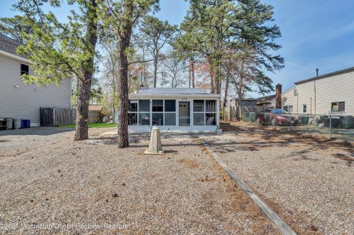 316 Nantucket Rd, Lacey, NJ 08731-5104