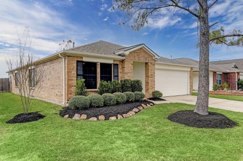 3006 Centennial Village Dr, Pearland, TX 77584-6088