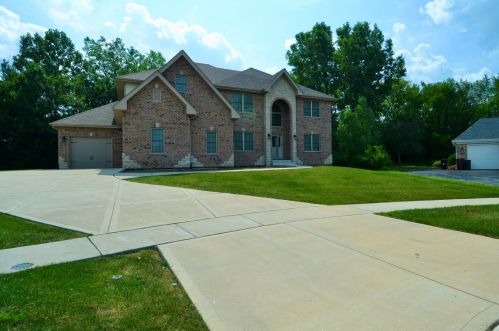 7230 Virginia Ct, Frankfort, IL 60423-3011