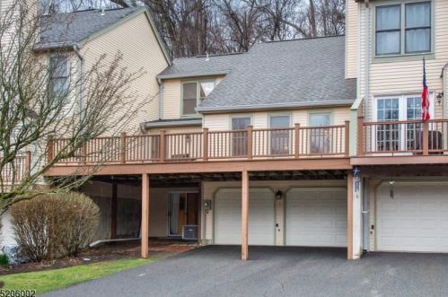 5 Quail Run, Hackettstown, NJ 07840-2900