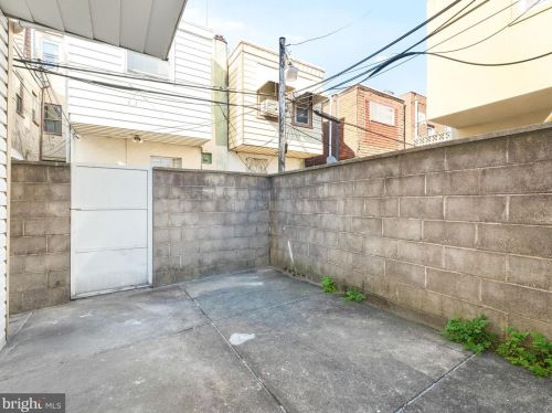 2209 Carlisle St, Philadelphia, PA 19132-4506