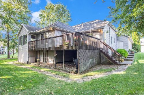 55384 Falling Water Dr, Elkhart IN  46514-0074 exterior