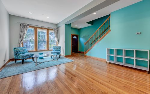 2506 Moffat St, Chicago, IL 60647-4313