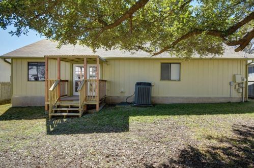 804 Calico Dr, Austin TX  78748-6404 exterior