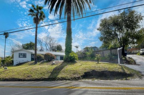 2459 Alta Vista Dr, Vista CA  92084-7028 exterior
