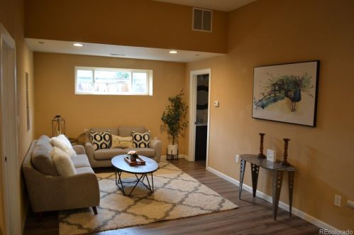 1675 Roslyn St, Denver CO  80220-1966 exterior