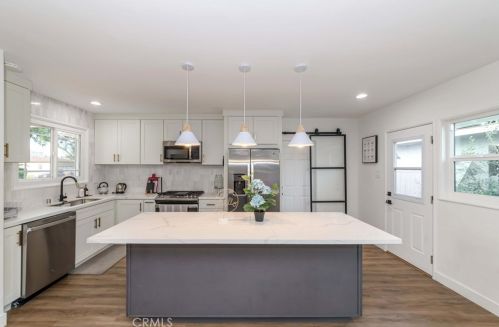 1048 Fairbrook Ln, Santa Ana CA  92706-1106 exterior