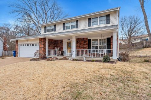 680 Green Isles Dr, Fenton, MO 63026-3347
