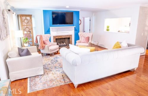 505 Bainbridge Dr, Atlanta GA  30327-4273 exterior