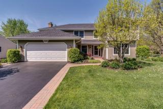 1007 Williamsburg Dr, Naperville, IL 60540-7124