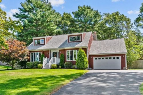40 Sharon Dr, Coventry, RI 02816-6427