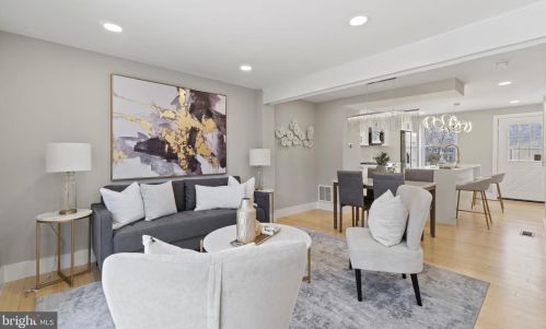 8454 Lazy Creek Ct, Springfield, VA 22153-3844