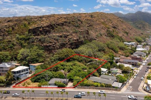 5996 Kalanianaole Hwy, Honolulu, HI 96821-2310