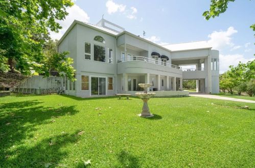 1082 Hidden Hills Dr, Mount Sharp, TX 78620-3935