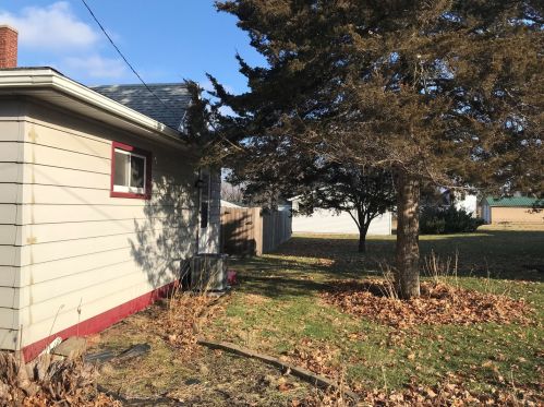 210 Adams St, Sheffield, IL 61361-9649