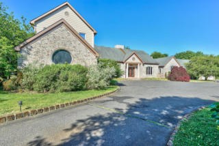 2 Normandy Ct, Millstone Township, NJ 07726-8661