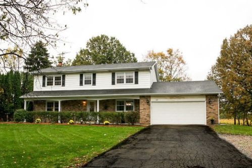 12727 Smith Rd, Lemont, IL 60439-4445