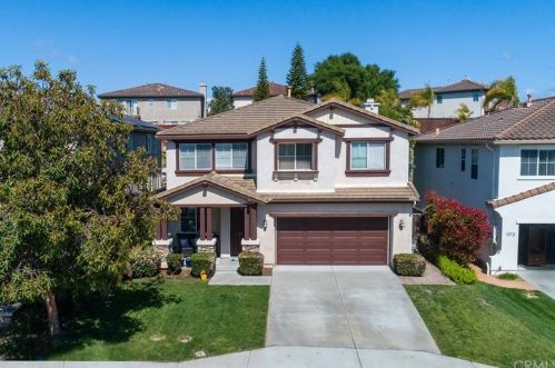 1076 Greenway Rd, Oceanside, CA 92057-1917