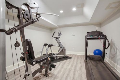 110 High Point Walk, Atlanta GA  30342-2480 exterior