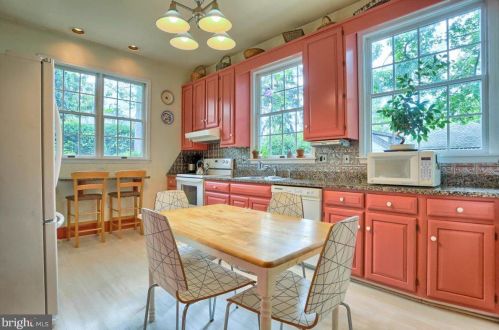 263 Walnut St, Carlisle PA  17013-3735 exterior