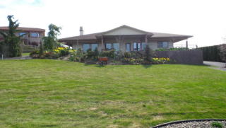 125 Tanglewood Ln, Selah, WA 98942-9613