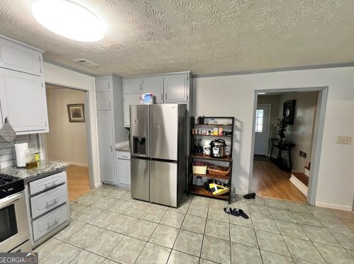 6091 Katherine Rd, Rex GA 30273-1120 exterior