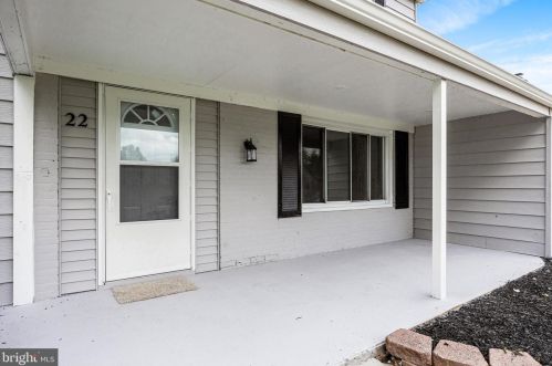 22 Beechfern Ln, Willingboro, NJ 08046-1505