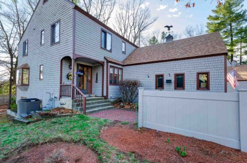 5 Saxford Ln, Nashua, NH 03063-1502