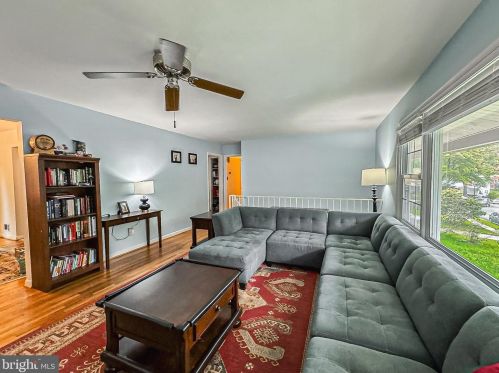 9089 Andromeda Dr, Springfield VA  22015-3509 exterior