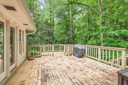 152 Burdette Rd, Atlanta GA  30327-4804 exterior