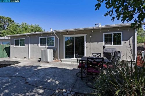 1307 Sunshine Dr, Concord CA  94520-4038 exterior