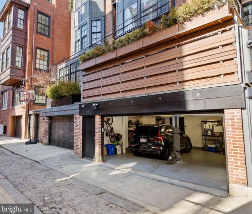 1812 Delancey Pl, Philadelphia PA  19103-6612 exterior