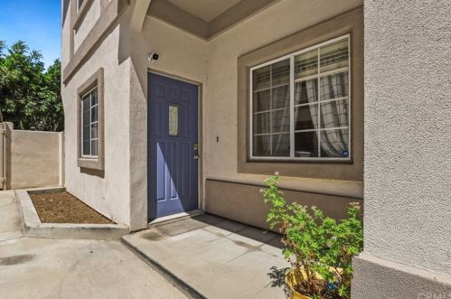 3653 109th St, Inglewood, CA 90303-1917