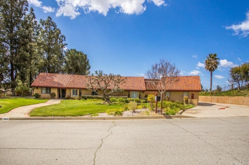 12840 Grant St, Yucaipa, CA 92399-4950