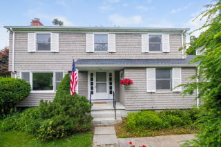 9 Sunset Manor Rd, Branford, CT 06405-5047