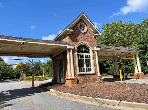 857 Crestwell Cir, Atlanta GA  30331-8624 exterior