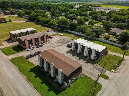 408 Noble Ave, Fort Worth TX  76140-3225 exterior