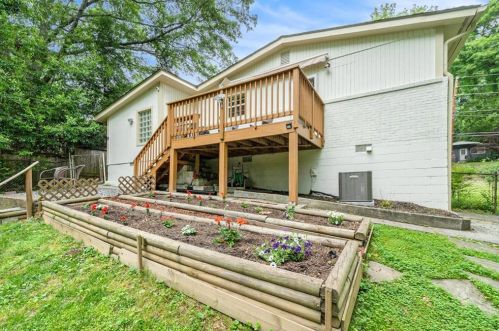1638 Carroll Dr, Atlanta GA  30318-3608 exterior