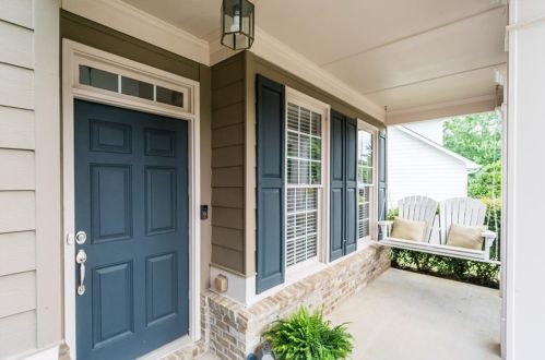 211 Elmbrook Ln, Holly Springs, GA 30114-7889
