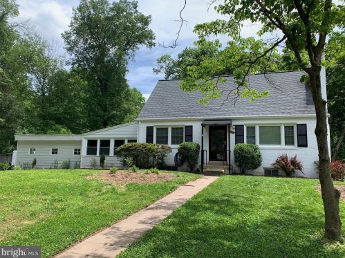 3001 Crane Dr, Falls Church, VA 22042-3004