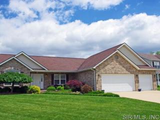 30 Oak Leaf Dr, Maryville, IL 62062-6467