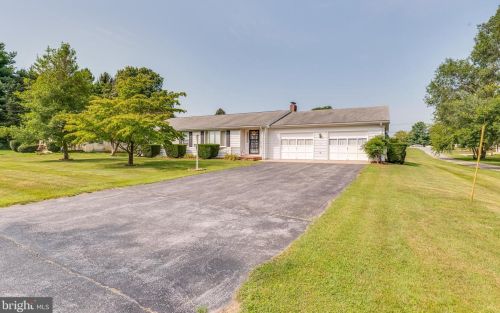 147 Euclid Ave, Charles Town, WV 25414-1111