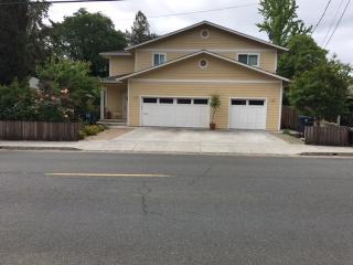 327 Mill St, Ukiah CA  95482-5433 exterior