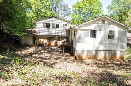 831 Magna Carta Dr, Atlanta GA  30318-6059 exterior