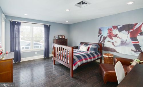 415 Washington Ave, Tavistock NJ 08033-3340 exterior