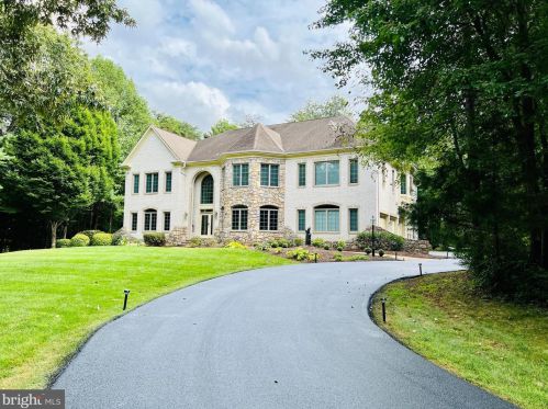7947 Valderrama Ct, Gainesville VA  20155-2825 exterior