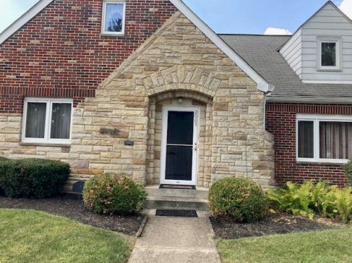 2005 Pembrook Rd, Springfield, OH 45504-1149